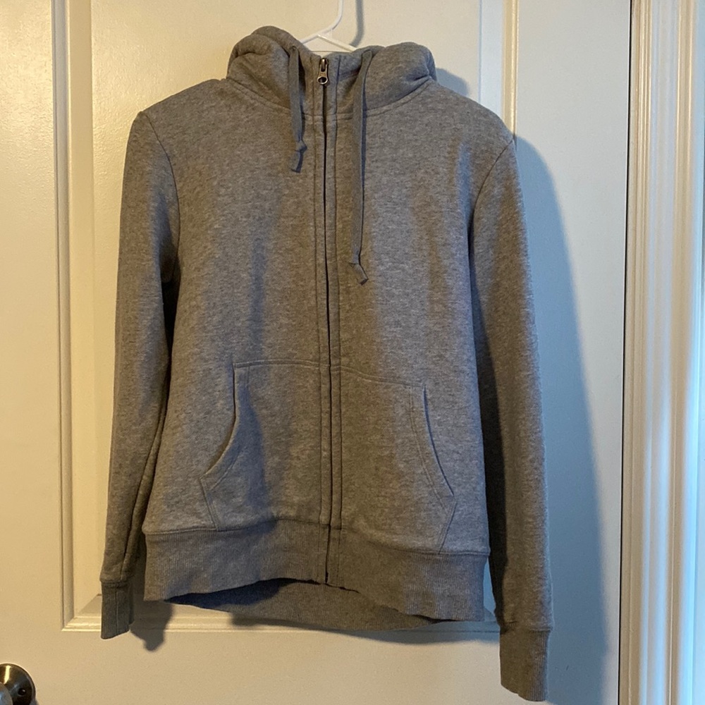 Grey Uniqlo Sweater